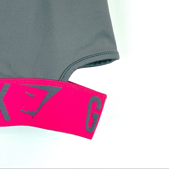 GYMSHARK Dry Fit Sports Bra Cut Outs - Picture 11 of 16